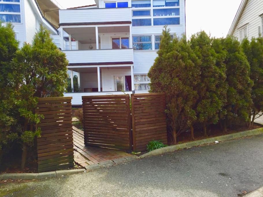 Spacious Waterfront Apartment With Free Parking - Upgraded 2024 Stavanger Exterior photo