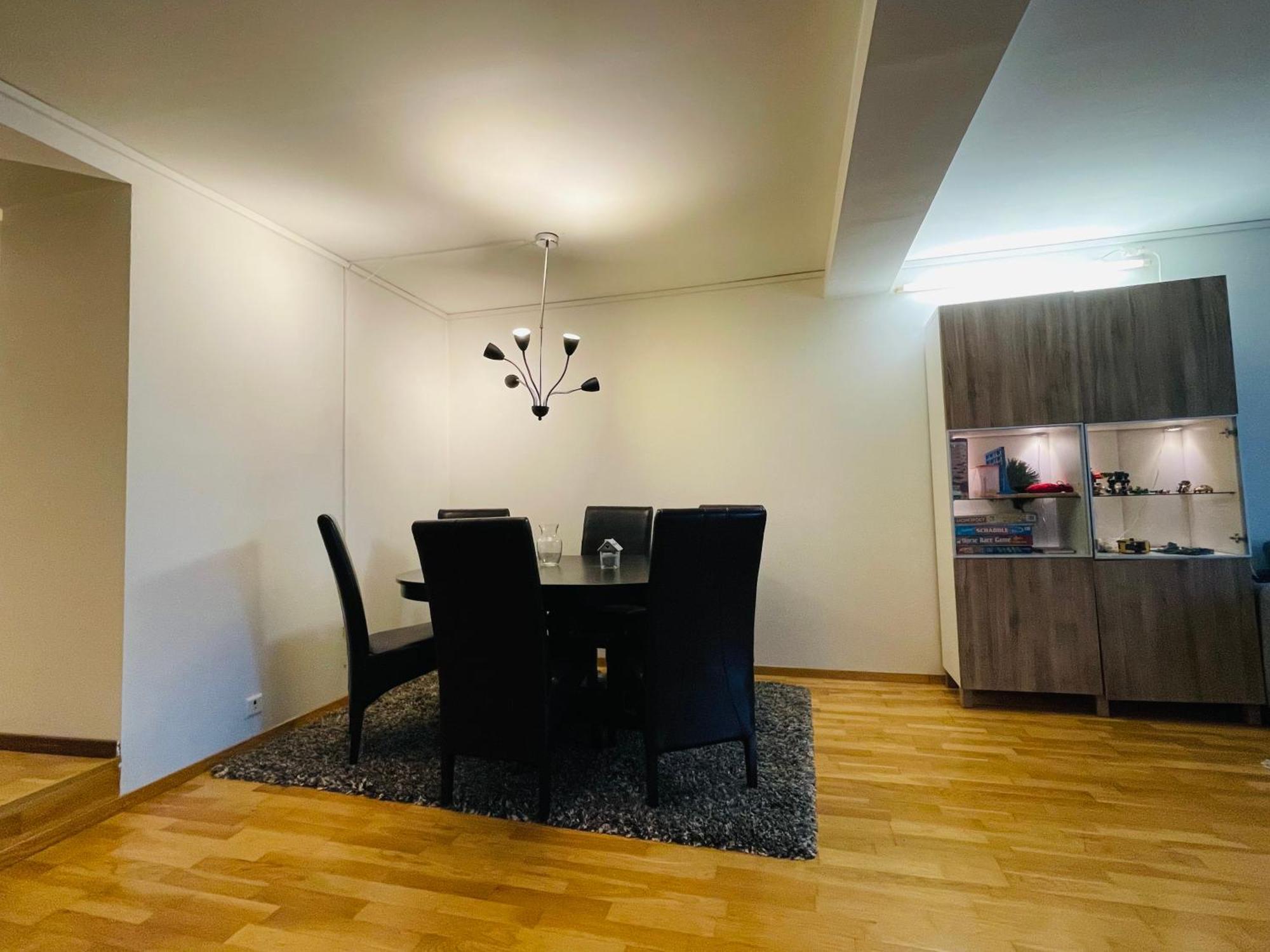 Spacious Waterfront Apartment With Free Parking - Upgraded 2024 Stavanger Exterior photo